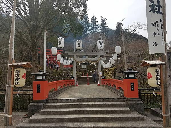 稲荷神社。荘厳な雰囲気です。